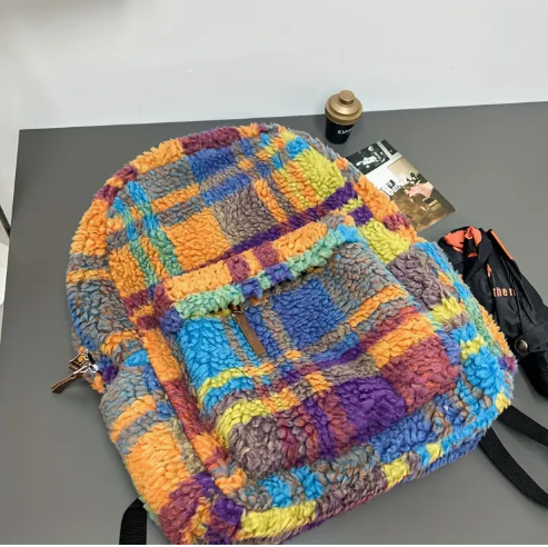 T❹❽🌻Mochila de Mujer a Cuadros y Peluche Colorido