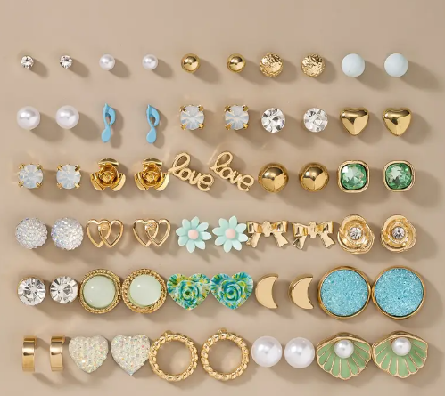 T❸❾🍀1 juego de 30 pares de aretes elegantes, únicos y lindos con símbolos alfabéticos, corazón estrellado y flor en forma de lazo para mujeres