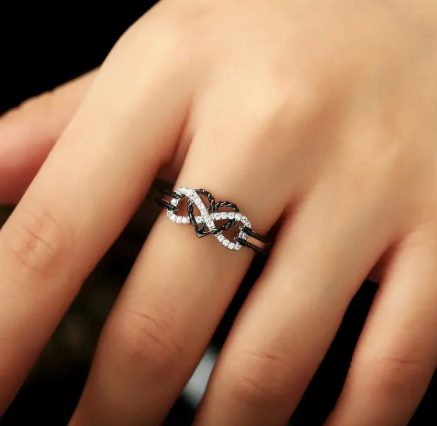T❹❻🌹Anillo de corazón de acero inoxidable negro elegante y hermoso, de dos colores