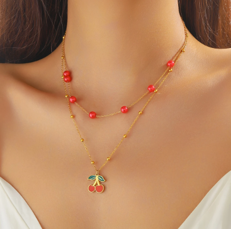 T❹❺🦋 Cadena de acero inoxidable dorado de doble capa con cuentas rojas redondas y colgante de cereza