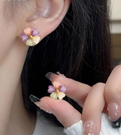 ❸❹🌻 1 par de pendientes florales de colores delicados, diseño minimalista adecuado para uso diario y vacacional de las mujeres