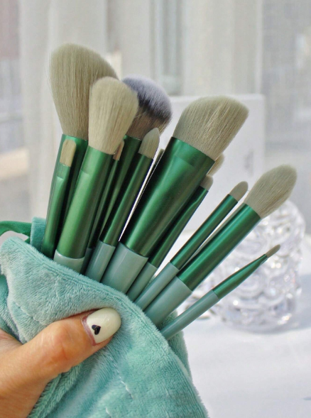 ❶❾☘️Juego de 13 brochas de maquillaje suaves y esponjosas