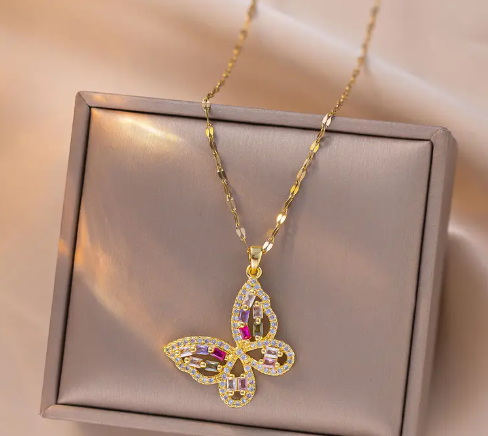 T❹⓿🍁 1pc Pendiente de mariposa elegante chapado en oro de 18K con zircón cúbico