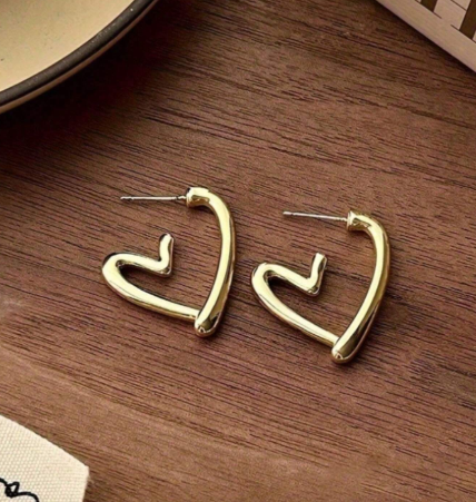 ❹❺🦋1 par de pendientes de botón con diseño de metal líquido en forma de corazón
