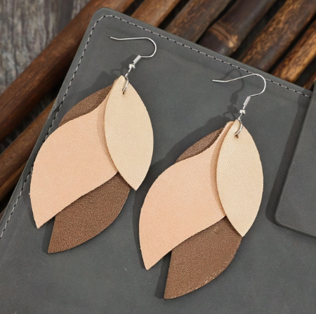 T❹❺🦋retes de hoja en capas 3D - Aretes de cuero falso de estilo vintage
