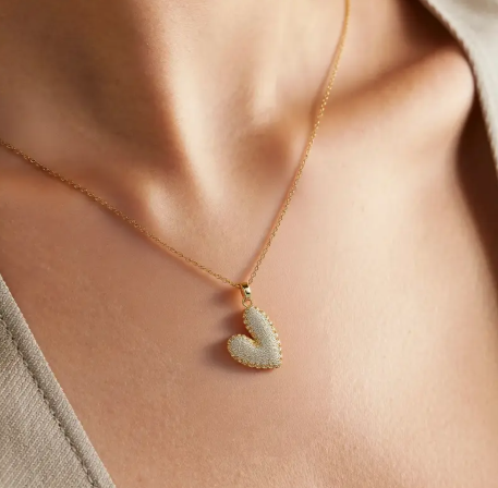 T❹❼🌼Collar con colgante de corazón asimétrico de 18K dorado