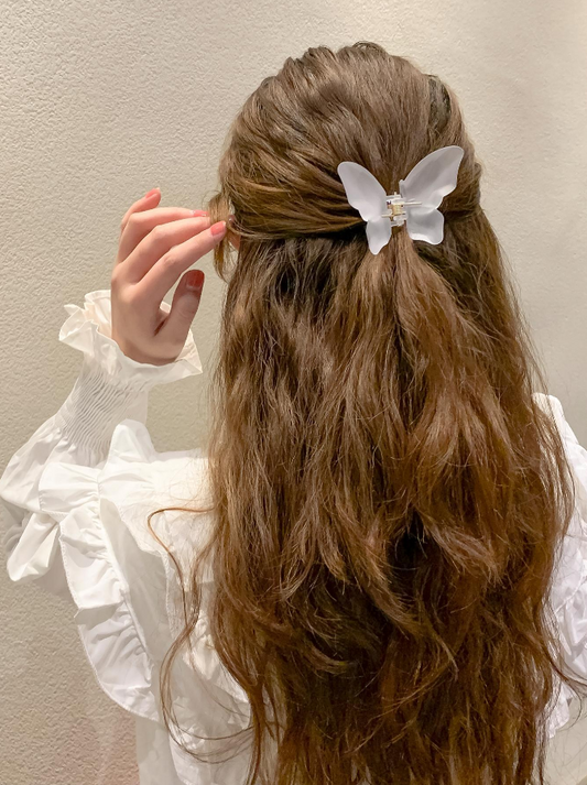 💚1 pieza de pinza para cabello blanco para mujeres con un diseño de mariposa elegante para una decoración bonita del cabello.