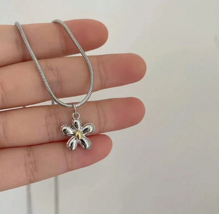 ❸❶🌸1 Pieza Collar colgante de flor de acero inoxidable de moda Estilo coreano Y2K dulce y fresco para mujeres, joyería de regalo para San Valentín, Mamá, Madre, Día de la Madre