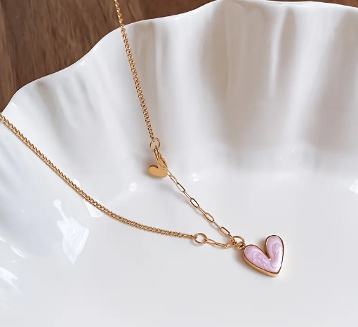 T❸⓿🌼Collar Elegante de Estilo Francés con Corazón de Acero de Titanio y Goteo de Aceite, Joyería Exquisita para Regalo de San Valentín para Mujeres