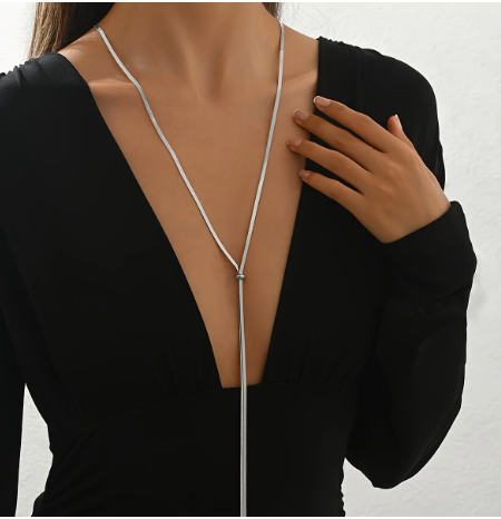 T❹❺🦋Un elegante y minimalista collar largo de cadena de serpiente de acero inoxidable