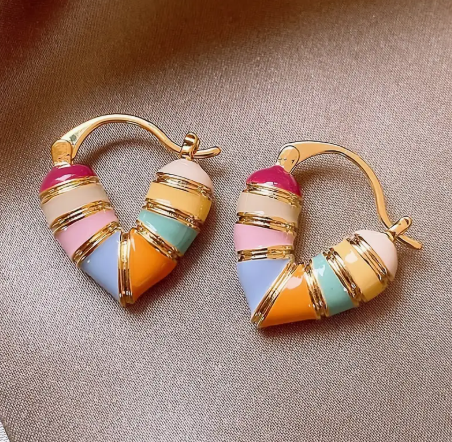 T❹❻🌹Elegantes Pendientes de Corazón de Esmalte para Mujeres