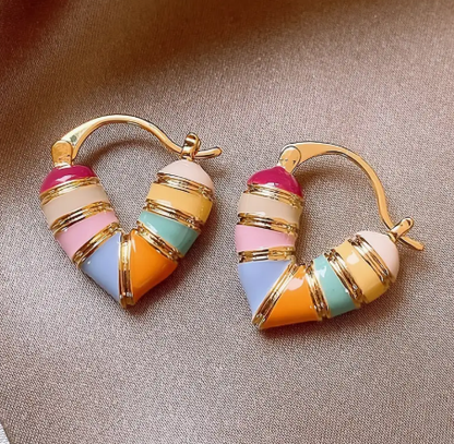 T❹❻🌹Elegantes Pendientes de Corazón de Esmalte para Mujeres