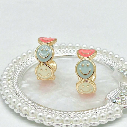 ❹❽🌻1 Par De Pendientes De Aro De Personalidad Con Cara Sonriente Dulce