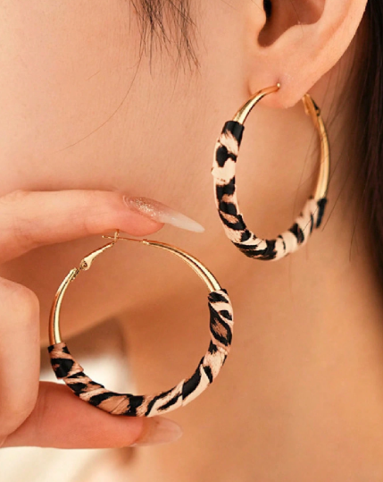 ❹❽🌻1 par de pendientes de aro doble de color dorado de aleación