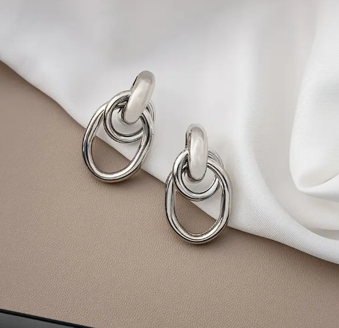 ❹❻🌹Pendientes colgantes geométricos de circulo elegantes de tono dorado