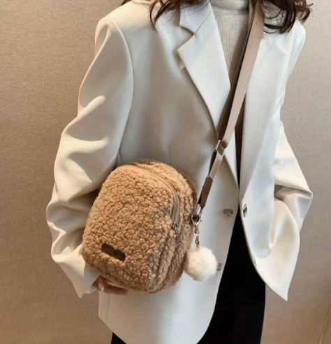 T❺❹🍂Bolso Bandolera de Peluche Falso para Mujer con Cierre de Zipper - Temática Animal en Blanco y Beige,BHerrajes Dorados,BSuave Solapa Estilo Orejas de Gatito (No Lavable) – Bolsa Acogedora Para Uso Diario