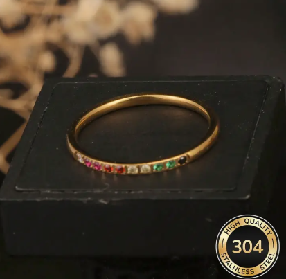 T❹❻🌹1 pieza de anillo de acero inoxidable 304 con capa dorada de 18K