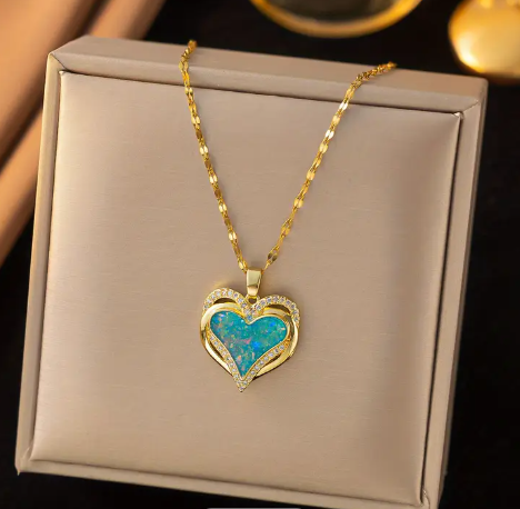 T❹⓿🍁 Collar de cadena de acero inoxidable bañado en oro con corazón cúbico dorado