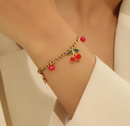 T❹❾💥Pulsera de acero inoxidable con diseño de cereza dorado para mujeres