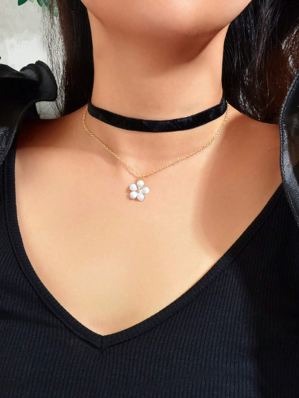 ❽❣️1 pieza Nueva llegada Doble Cadena dorada con colgante de flor Collar gargantilla de terciopelo negro Joyería diaria para el trabajo o fiesta