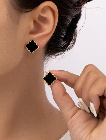 ❾☘️2 piezas Pendientes de tachuela floral