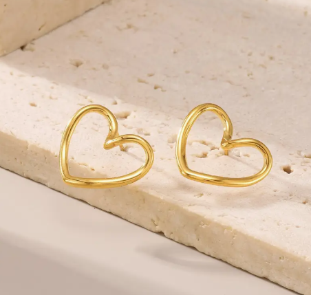 T❺❶🌻Pendientes de corazón de acero inoxidable hipoalergénico, chapados en oro de 18K, anti-oscurecimiento, cómodos y versátiles, simples y elegantes, accesorios de joyería de alta calidad para uso diario