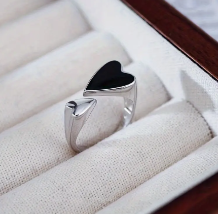 T❹❻🌹Un anillo abierto para mujer con un diseño de corazón sencillo, elegante