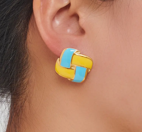T❹❺🦋Aretes de botón geométricos chapados en oro de 18 quilates