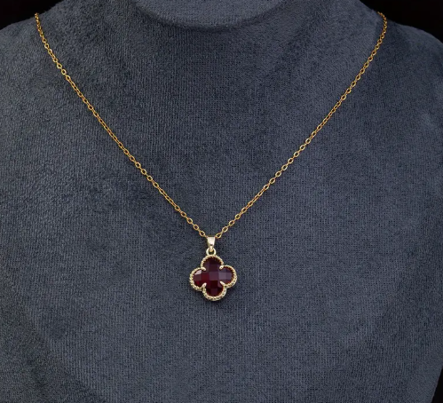 T❹❹🍂1pc Collar con Colgante de Trébol de Cuatro Hojas de Circonita Sintética Roja