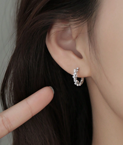 ❹❺🦋1 par de elegantes y versátiles pendientes minimalistas con perla