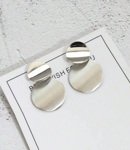 ❹❽🌻1 par de pendientes minimalistas de clip geométricos texturados y metálicos