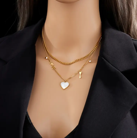 T❺❸💫Elegante collar de acero inoxidable de capas múltiples con colgante de corazón