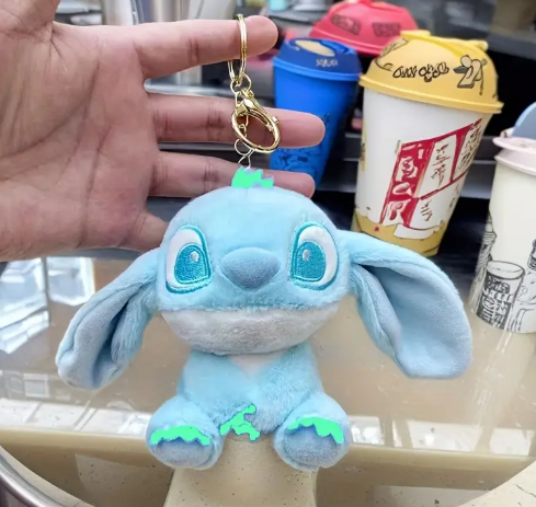 T❹❶💐Encantador Llavero de Peluche de Stitch en Pareja para Bolso o Mochila